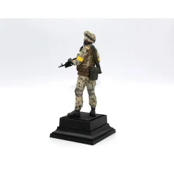 Figurine militaire : Soldat des Forces armées ukrainiennes - ICM