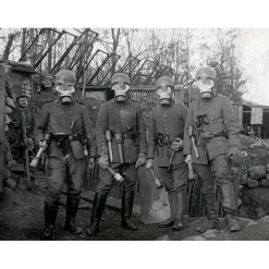 Figurines : iinfanterie allemande avec ds masques à gaz 1918 - ICM