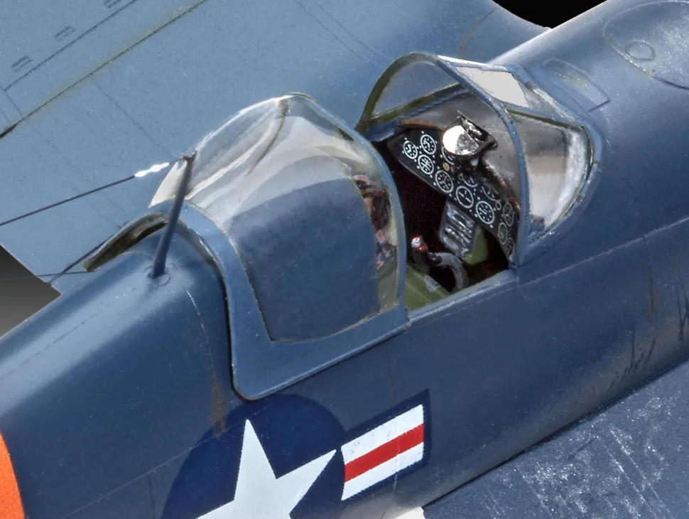 Maquette avion : F4U-4 Corsair - Revell