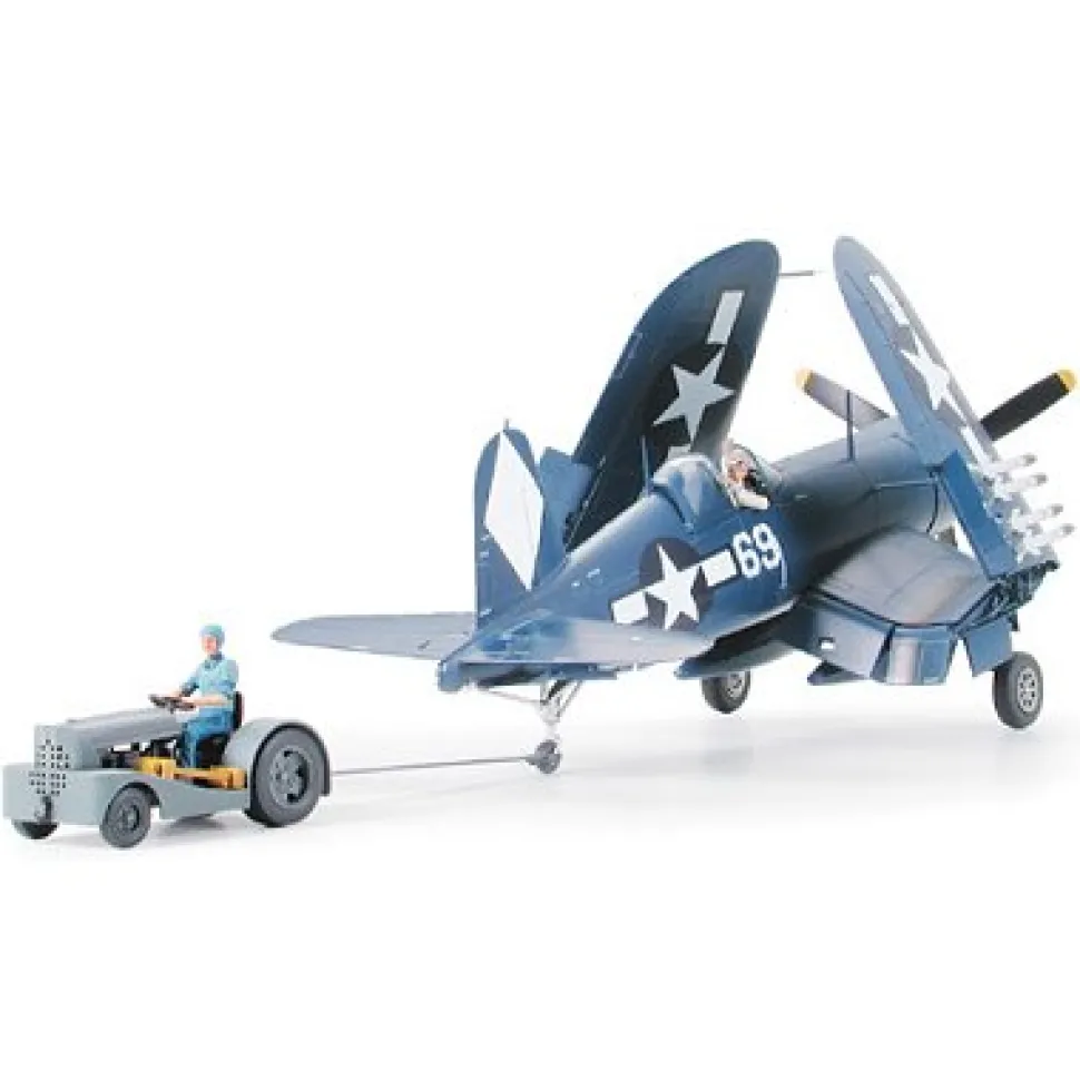 Maquette avion : Vought F4U-1D Corsair w Moto-Tug - Tamiya