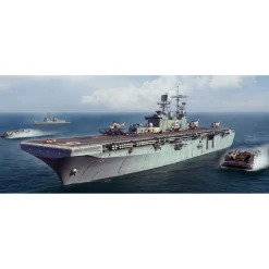 Maquette bateau : USS Bataan LHD-5 - Hobby Boss