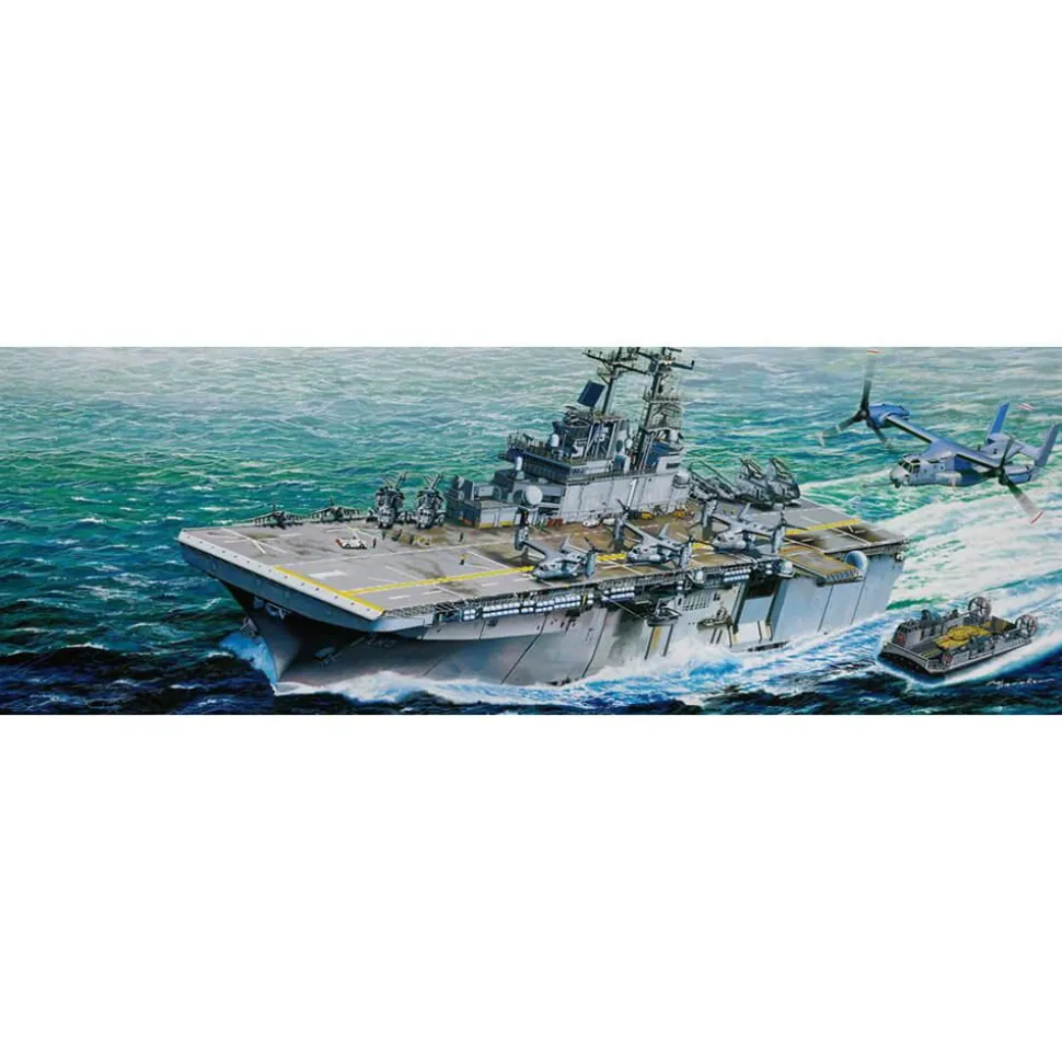 Maquette bateau : USS Wasp LHD-1 - Trumpeter