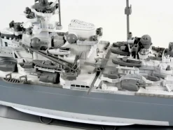 Maquette bateau : Battleship Tirpitz - Revell
