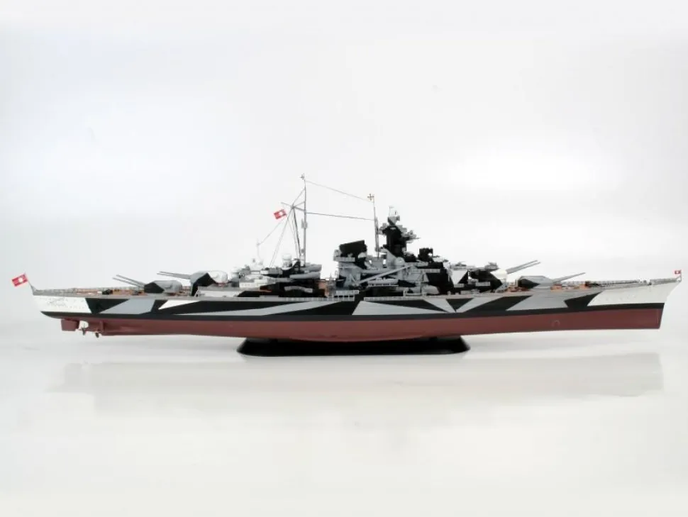 Maquette bateau : Battleship Tirpitz - Revell