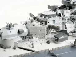 Maquette bateau : Battleship Tirpitz - Revell