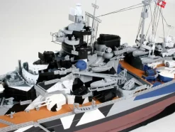 Maquette bateau : Battleship Tirpitz - Revell