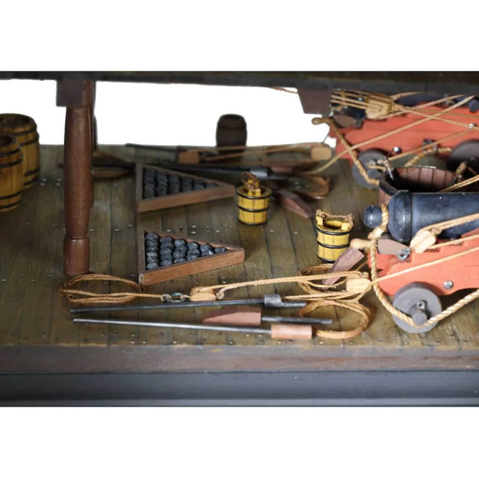 Maquette bateau en bois : Navio Rayo, Vue de coupe Poste de Bataille - Disarmodel