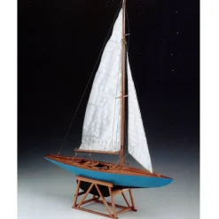 Maquette bateau en bois : Monotype de classe internationale - Corel