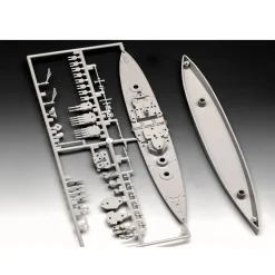 Maquette bateau militaire : HMS Duke of York : Model Set - Revell