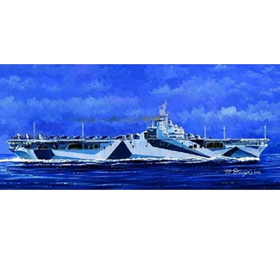 Maquette bateau : Porte-avions USS CV-14 Ticonderoga 1945 - Trumpeter