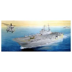 Maquette bateau : Porte-avions USS Wasp LHD-1 - Hobby Boss