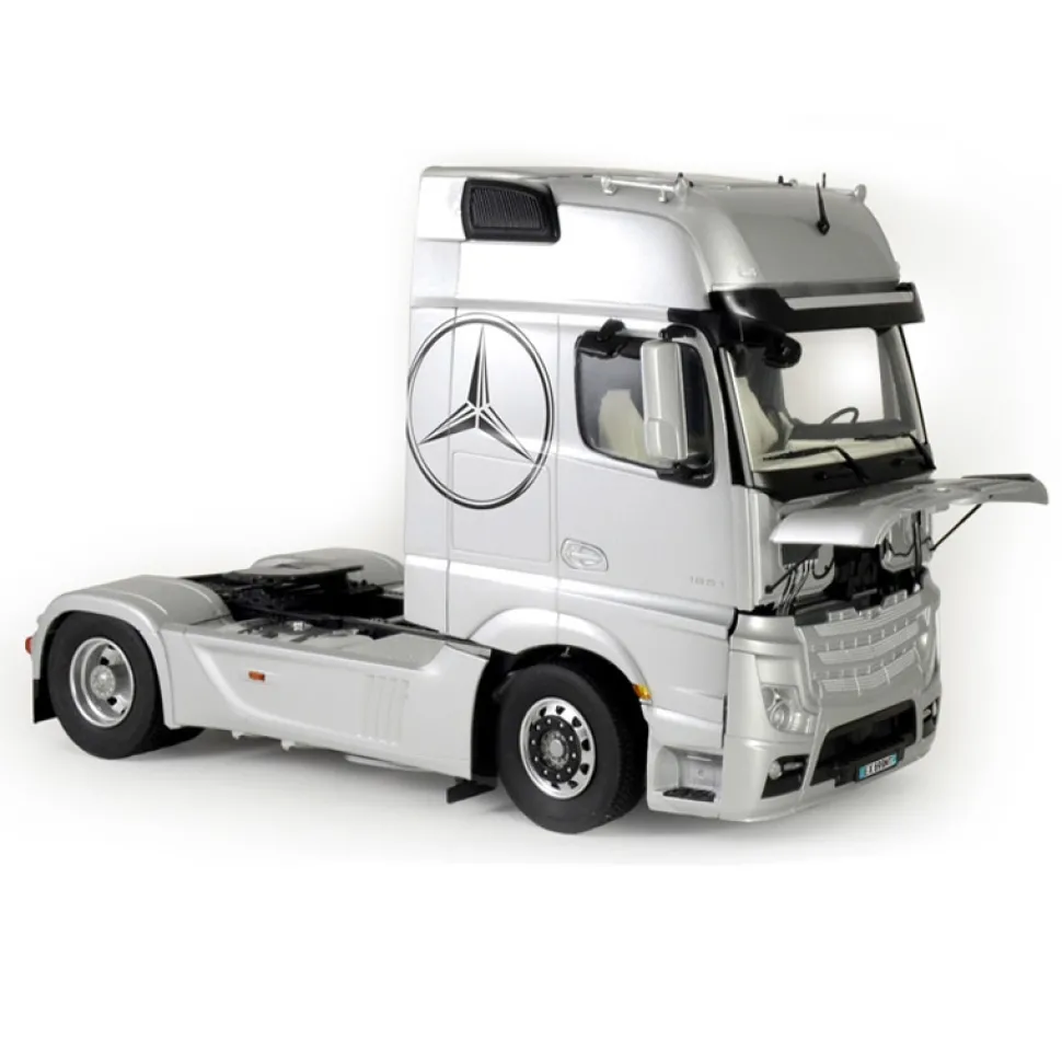 Maquette camion : Mercedes Benz Actros Gigaspace - Italeri