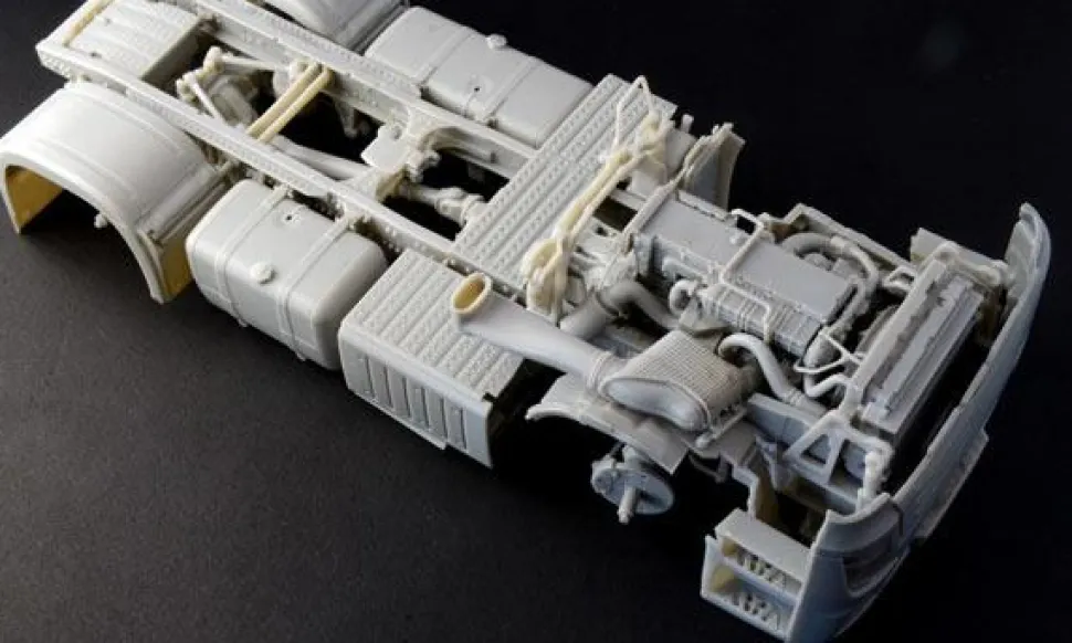 Maquette camion : Mercedes Benz Actros Gigaspace - Italeri