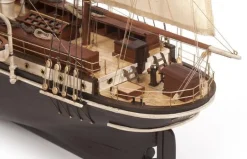 Maquette de bateau en bois : Endurance - OCCRE