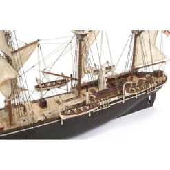 Maquette de bateau en bois : Endurance - OCCRE