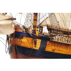 Maquette de bateau en bois : Endeavour - OCCRE