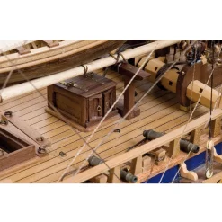Maquette de bateau en bois : Endeavour - OCCRE
