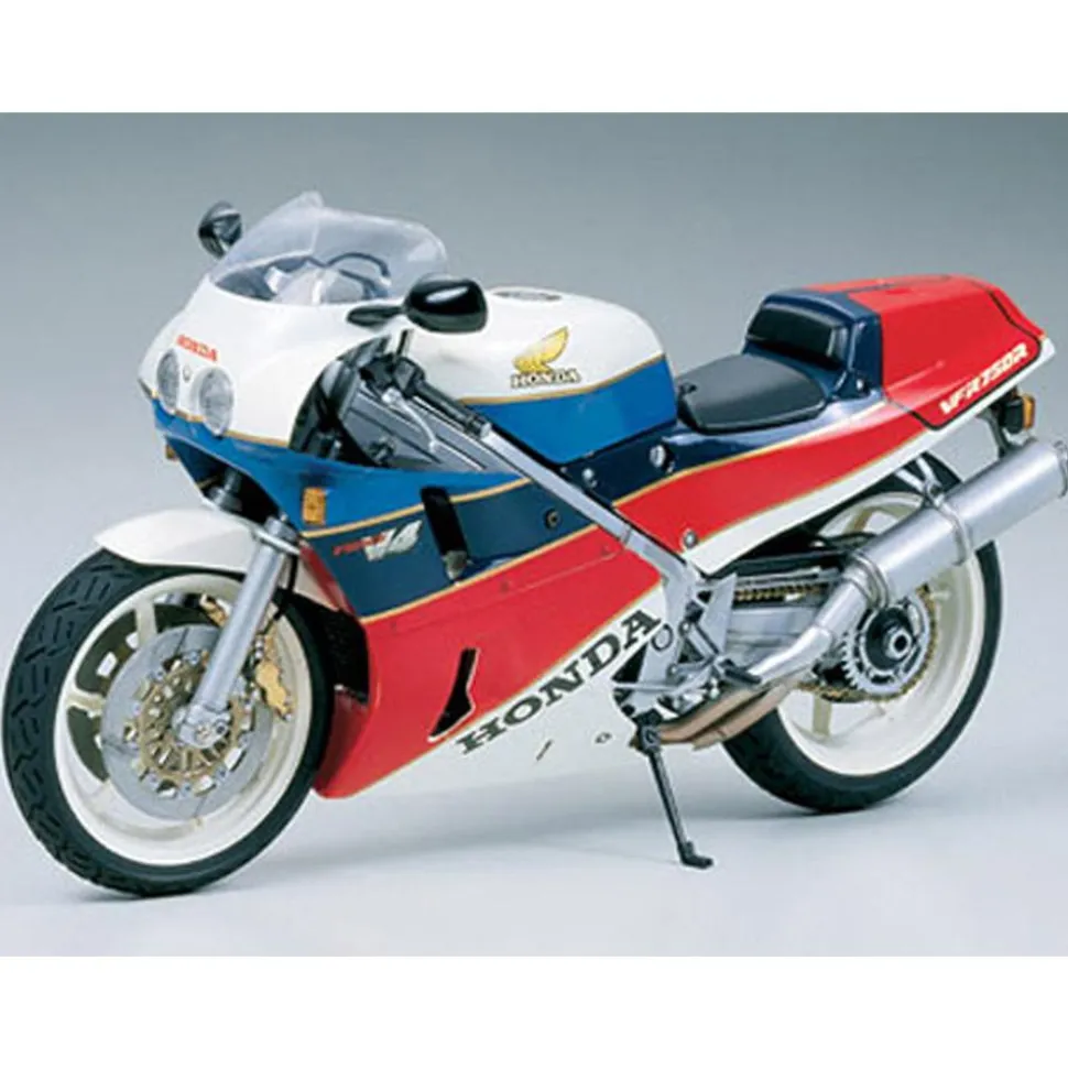 Maquette moto : Honda VFR 750 - Tamiya
