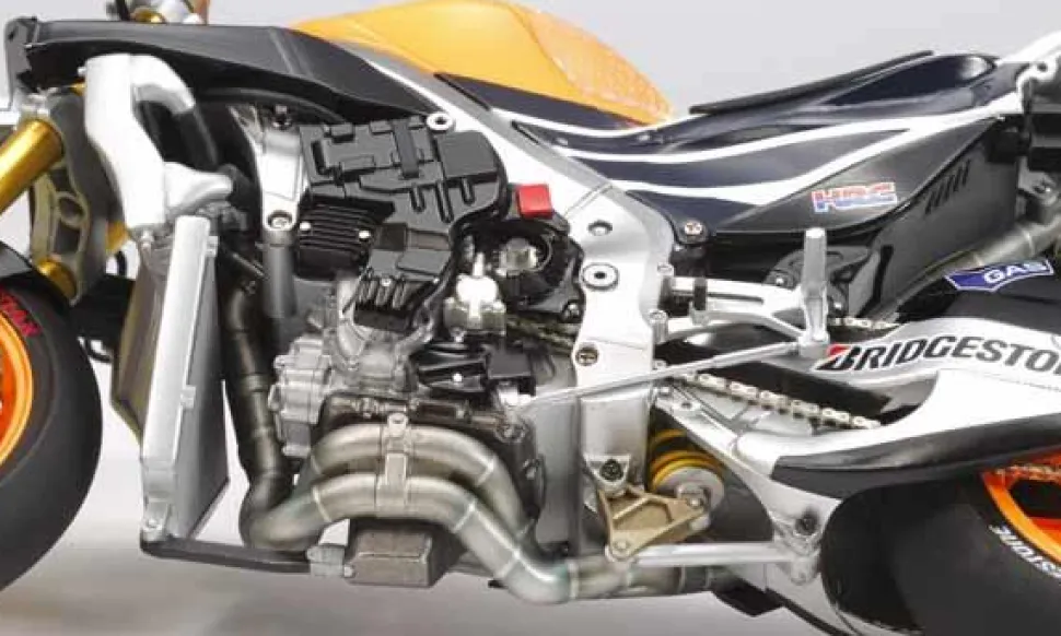 Maquette moto de course : Repsol Honda RC213V 2014 - Tamiya