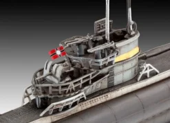 Maquette sous-marin : Model set : German Submarine Type VII C/41 - Revell