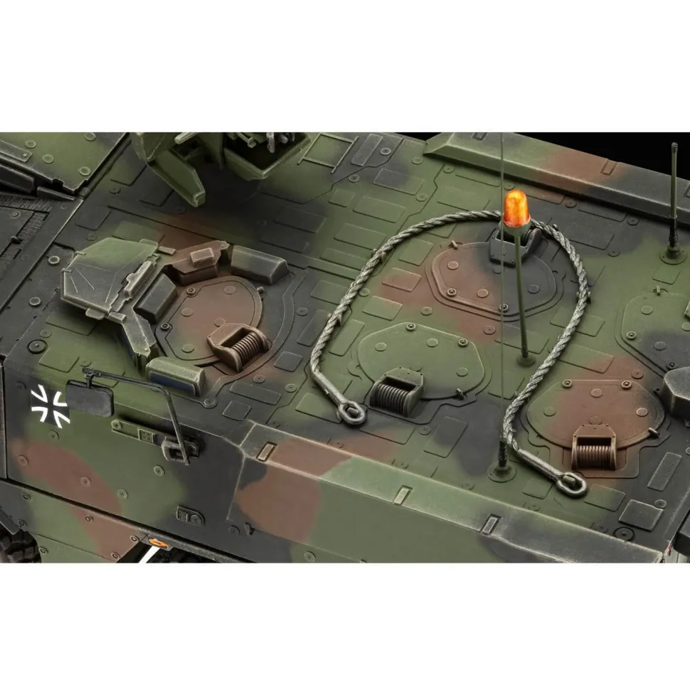 Maquette véhicule militaire : GTK Boxer GTFz - Revell