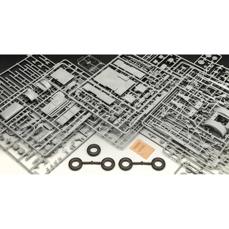 Maquette véhicule militaire : BM-13-16 sur WOT 8 - Revell