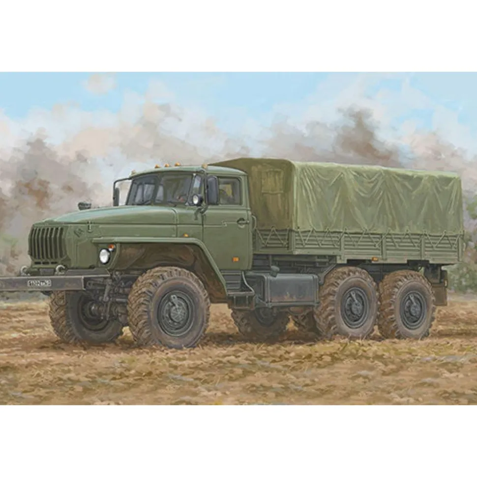 Maquette véhicule militaire : Camion russe URAL-4320 - Trumpeter