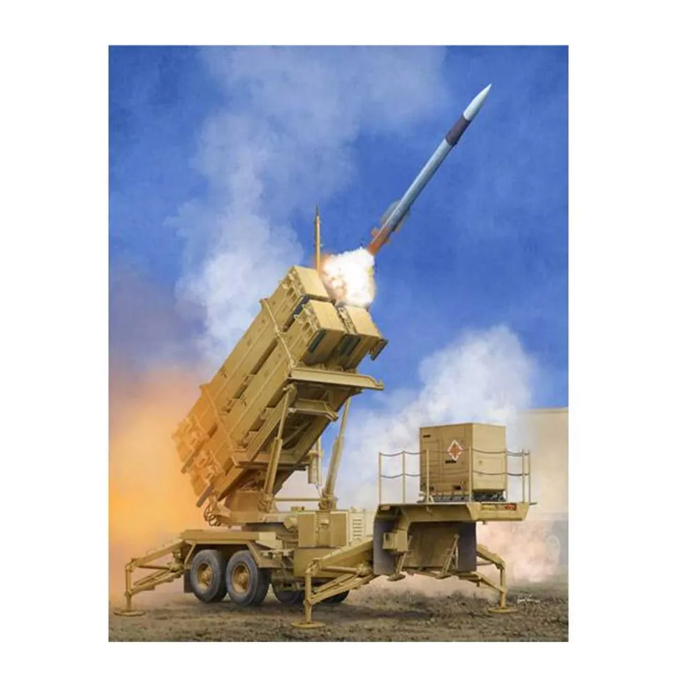 Maquette Véhicule Militaire : Station de lancement de Missiles w/MIM-104F Patriot - SAM System PAC-3 - Trumpeter