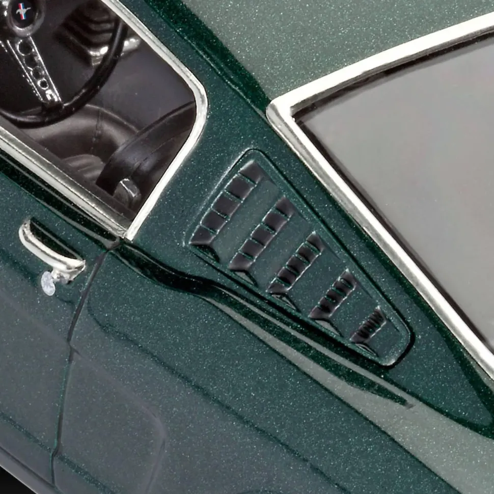 Maquette voiture : Ford Mustang 2+2 Fastback 1965 - Revell