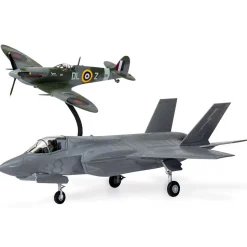 Maquettes avions : Then and Now : Spitfire Mk.Vc et F-35B Lightning II - Airfix