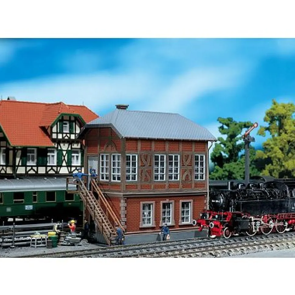 Modélisme ferroviaire HO : Poste d'aiguillage - construction en brique - Faller