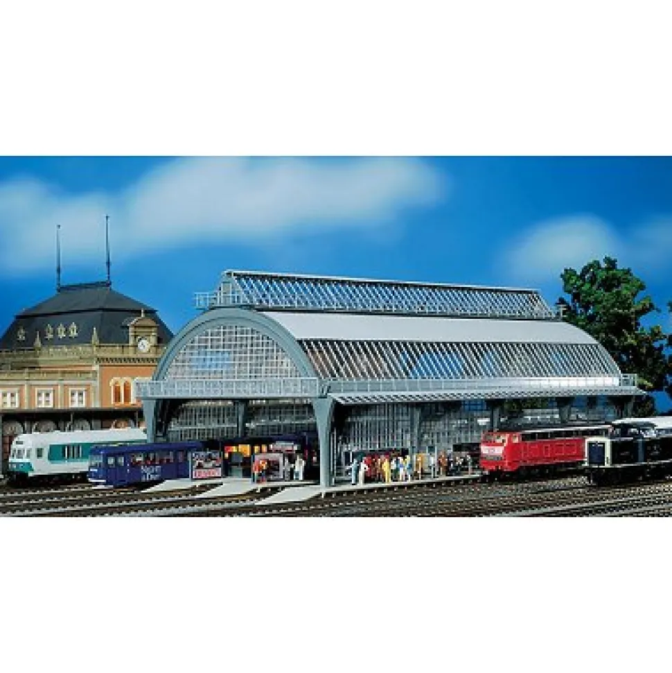 Modélisme ferroviaire HO : Hall de gare - Faller