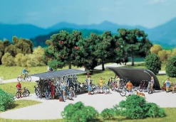 Modélisme HO : Accessoires de décor : 2 râteliers à vélos avec bicyclettes - Faller