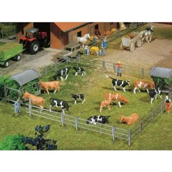 Modélisme HO : Accessoires de décor : Systèmes de clôture pour stalles et ferme de stabulation libre - Faller