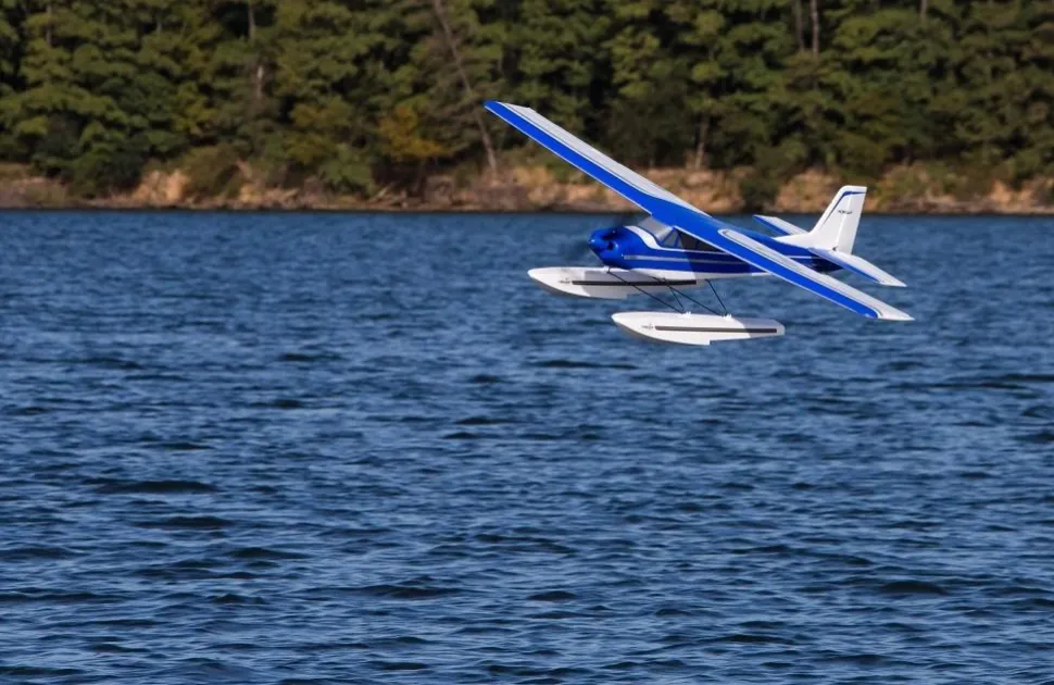 Valiant 1,3m BNF Basic E-flite Safe et AS3X - E-flite